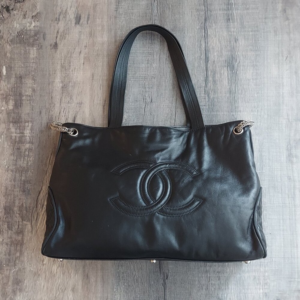 Vintage luxury tote bag side quilted design